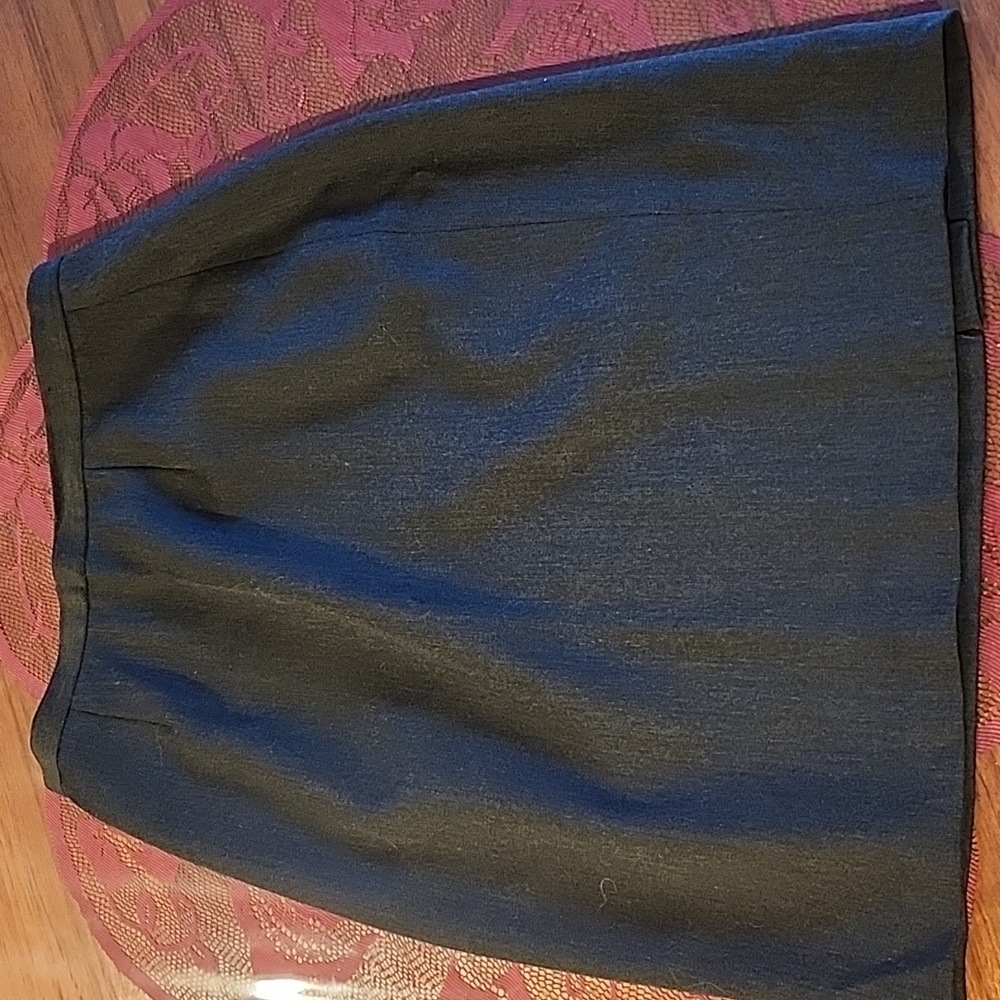 Knee-length skirt